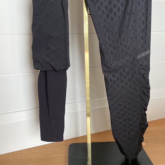 Lululemon lined pants leggings - Picture 7 of 8